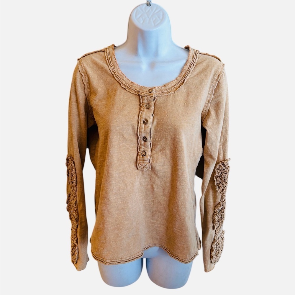 Easel Henley Long Sleeve Top Size Small Camel Color Scooped Neckline Relaxed Fit - Picture 4 of 13